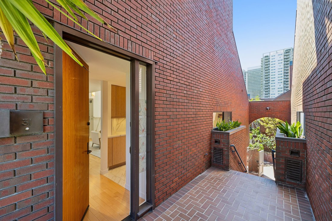 Condo in San Francisco, California, United States 5 - 18607333