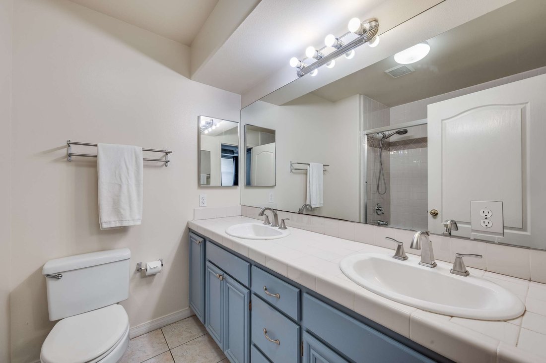 Condo in Los Angeles, California, United States 4 - 18606956