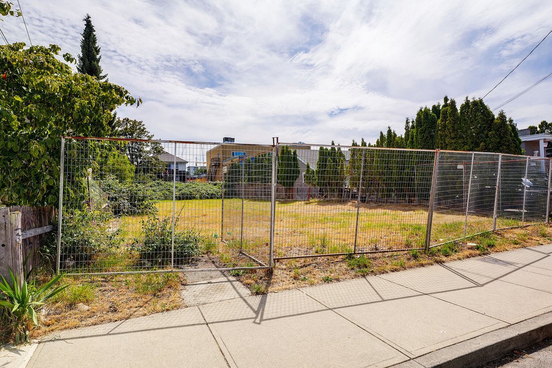 Land in Victoria, British Columbia, Canada 2 - 18607006