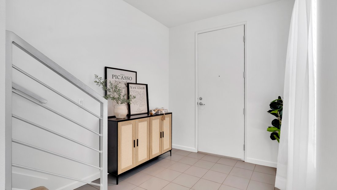 Condo in Santa Ana, California, United States 3 - 18607550