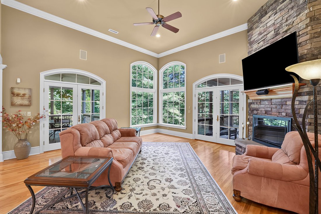 House in Laurel Park, North Carolina, United States 2 - 18607449