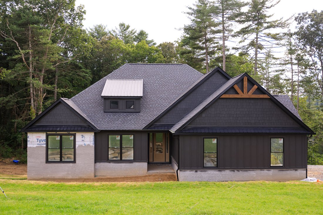 House in Laurel Park, North Carolina, United States 4 - 18061387