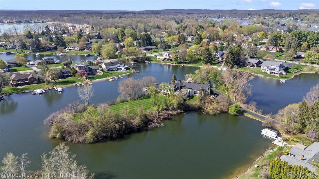 House in Wixom, Michigan, United States 5 - 17785066