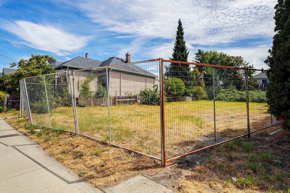 Land in Victoria, British Columbia, Canada 3 - 18607006