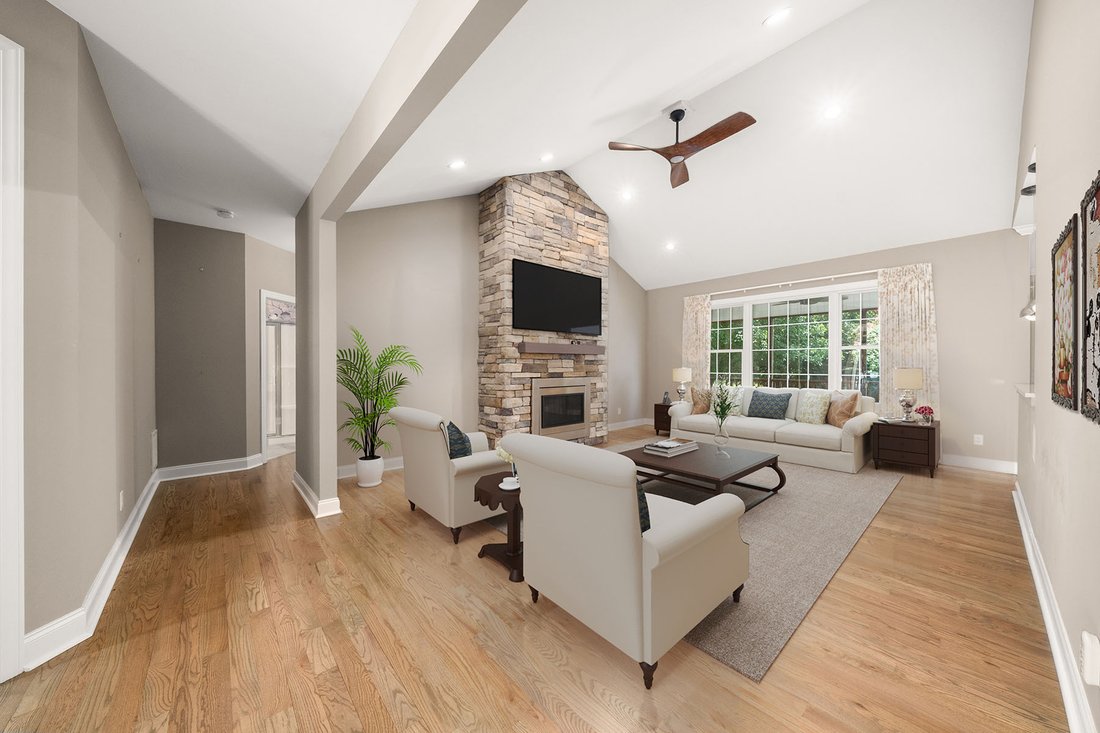 House in Hendersonville, North Carolina, United States 5 - 18607198