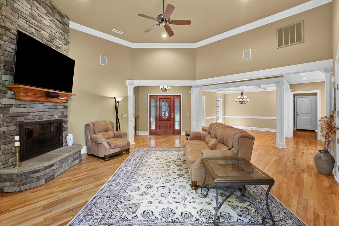 House in Laurel Park, North Carolina, United States 3 - 18607449