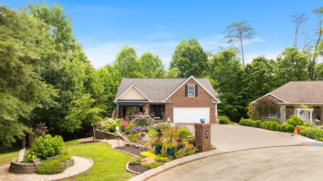 House in Knoxville, Tennessee, United States 1 - 18607597