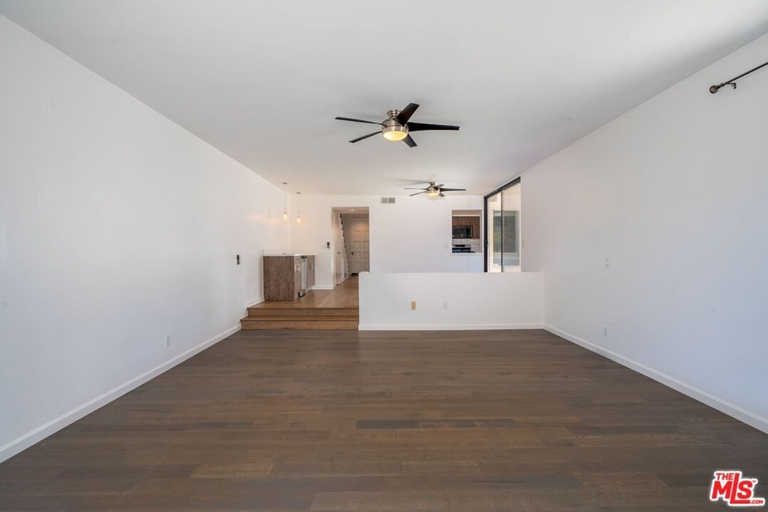 Condo in Los Angeles, California, United States 4 - 18607143