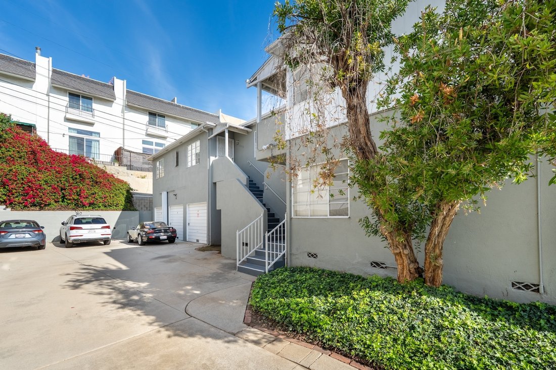Los Angeles, California, United States 5 - 18607565