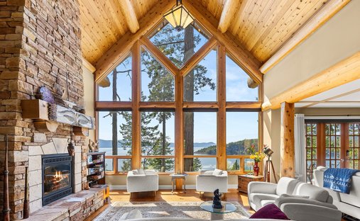 House in Garden Bay, British Columbia, Canada 1