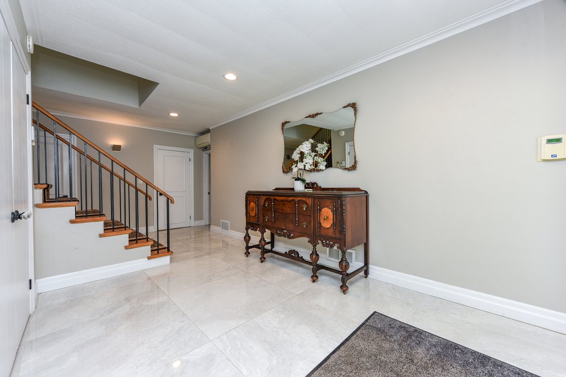 House in Toronto, Ontario, Canada 5 - 18606961