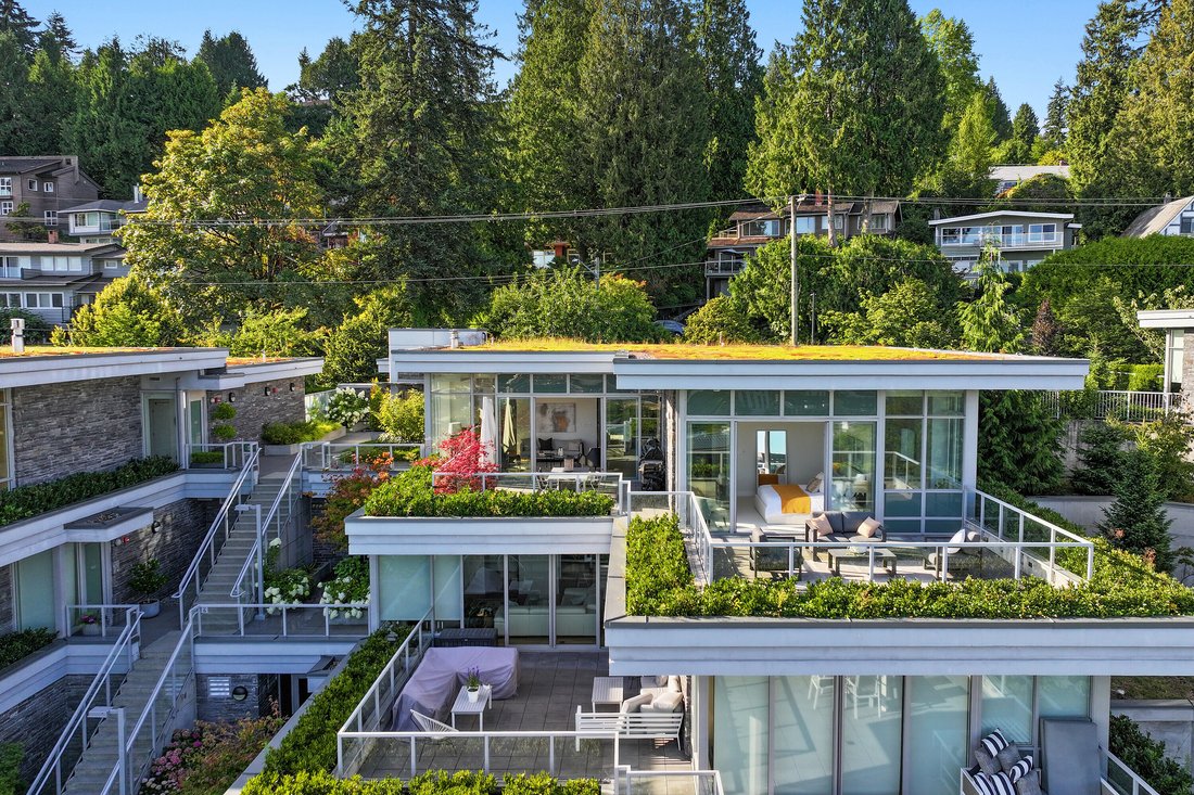 Condo in West Vancouver, British Columbia, Canada 1 - 18606991