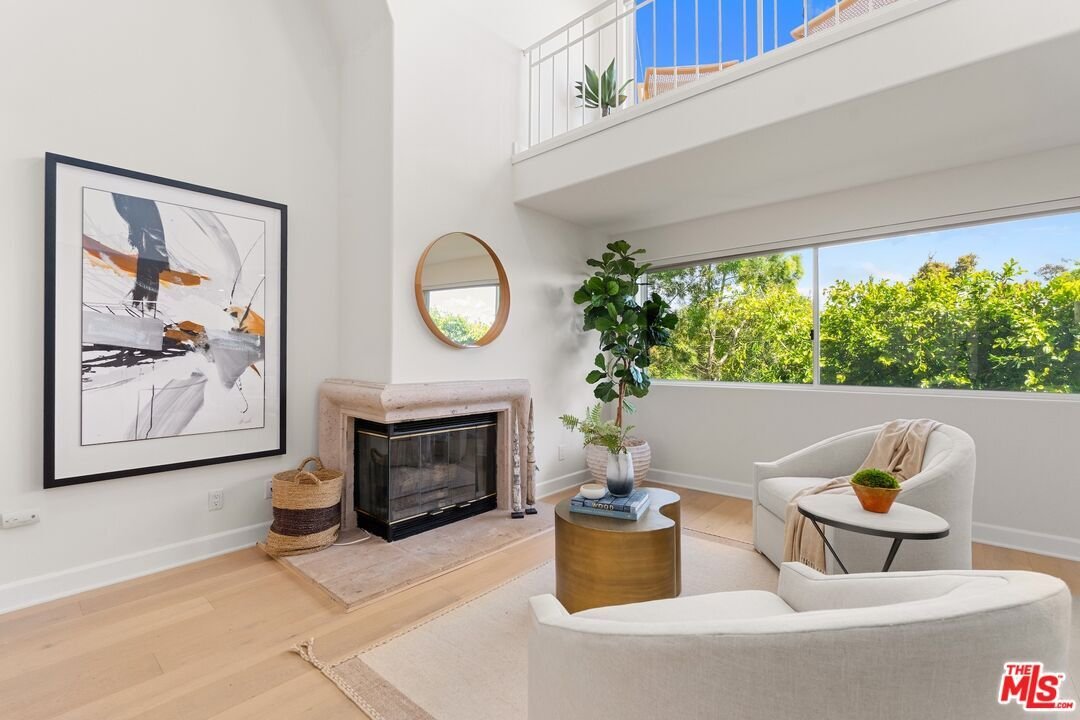 Condo in Los Angeles, California, United States 3 - 18606808