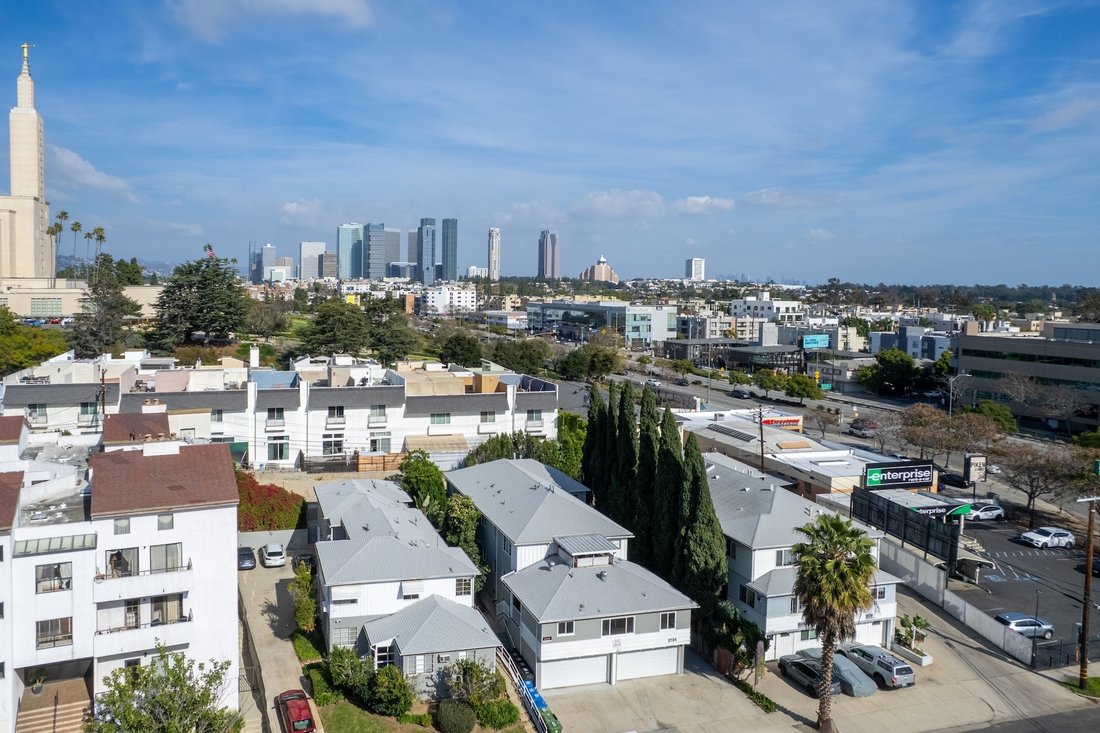 Los Angeles, California, United States 3 - 18607565