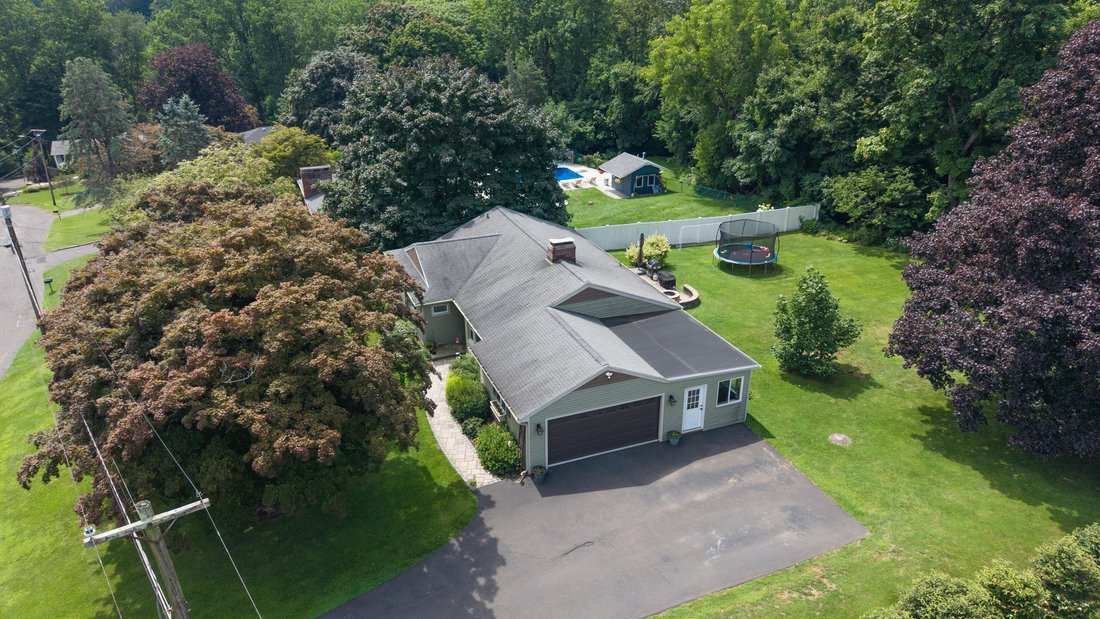 House in Danbury, Connecticut, United States 2 - 18607090
