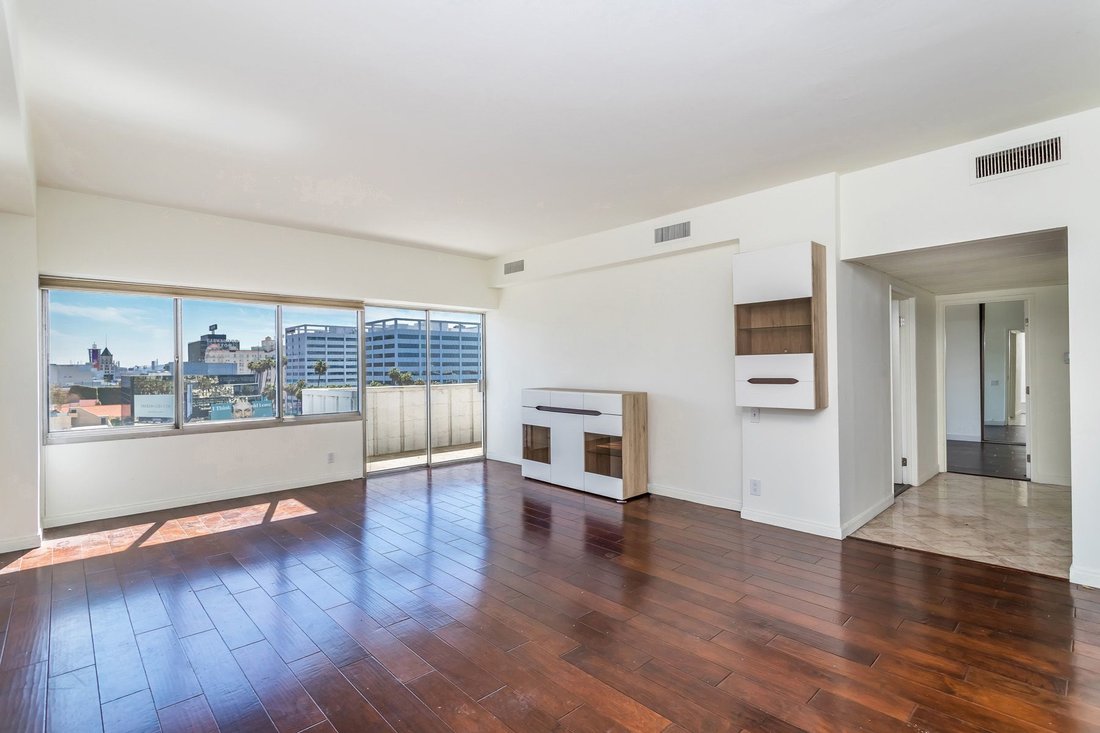 Condo in Los Angeles, California, United States 2 - 18607190
