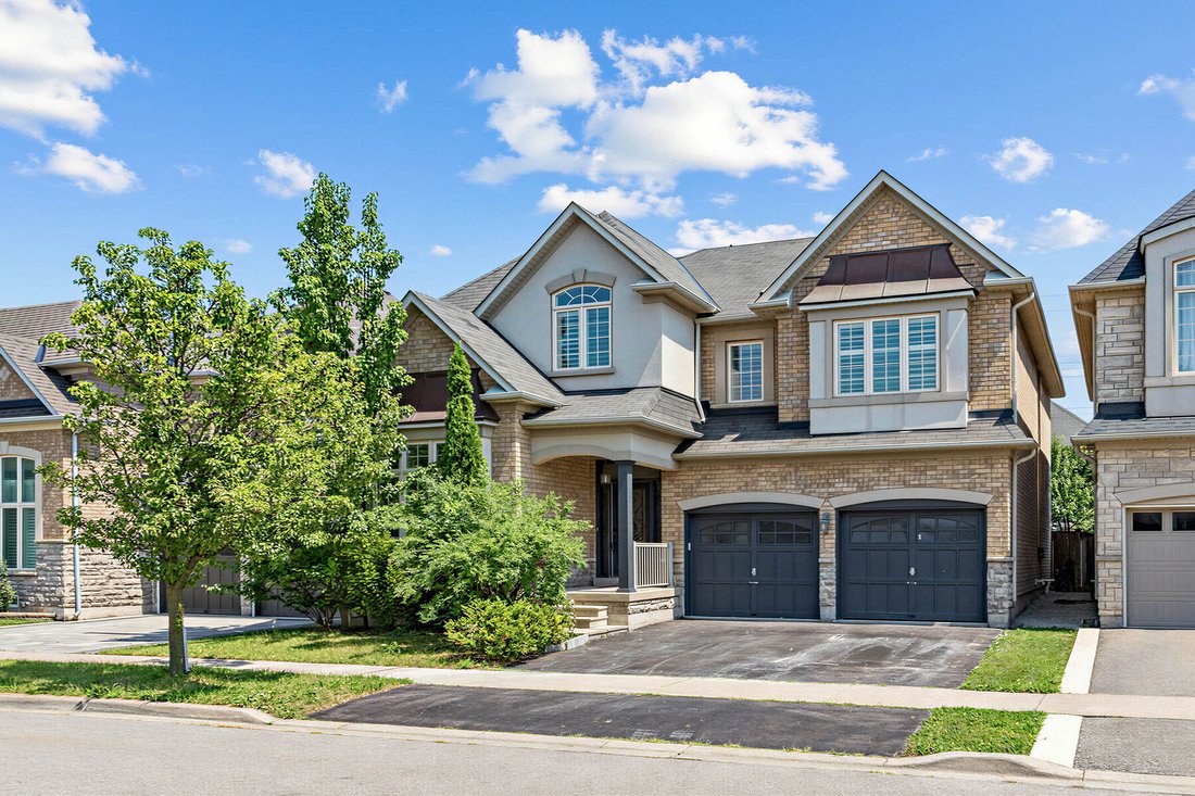 House in Burlington, Ontario, Canada 1 - 18607037