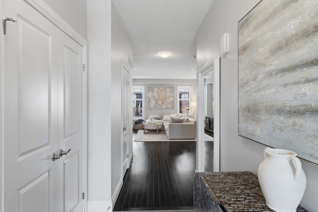 House in Cambridge, Ontario, Canada 5 - 18607077