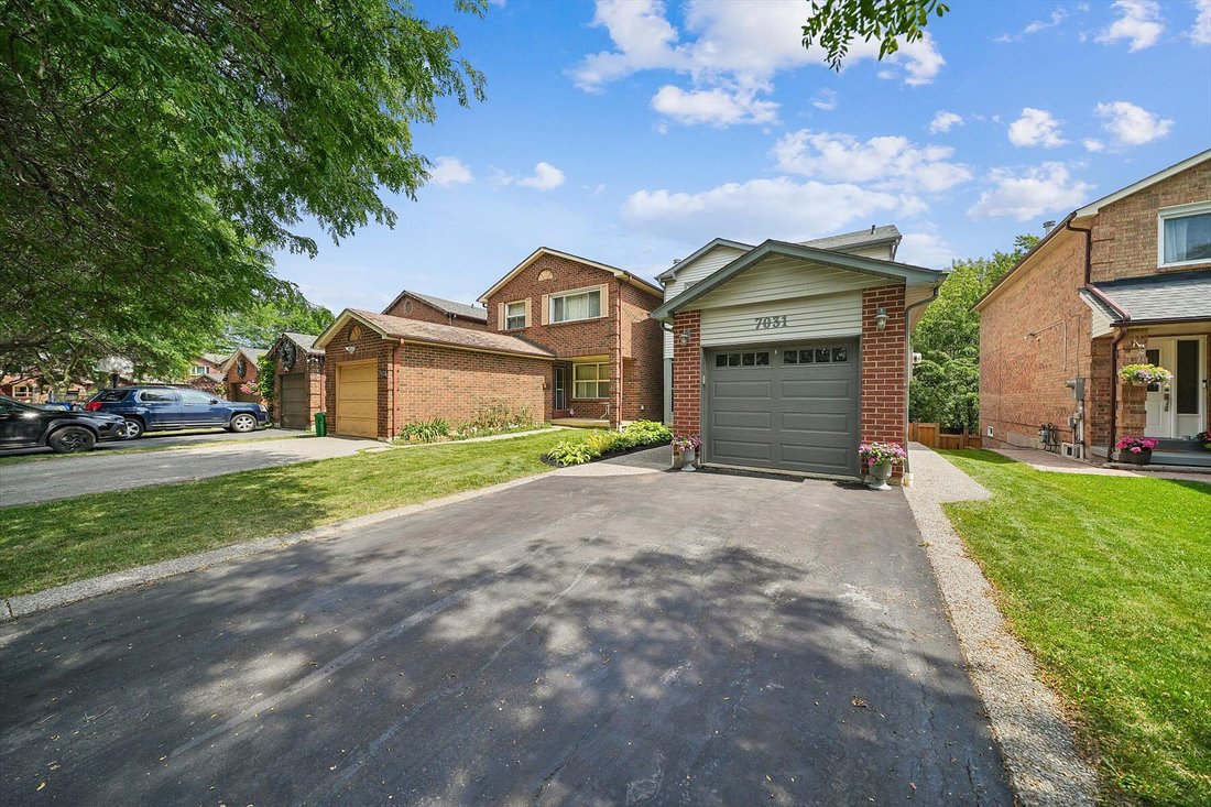 House in Mississauga, Ontario, Canada 2 - 18607078