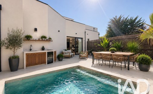 House in Saint-Cyprien, Occitania, France 1