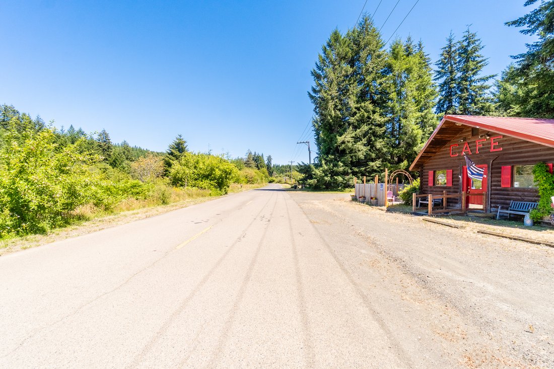 Blodgett, Oregon, United States 5 - 18607853