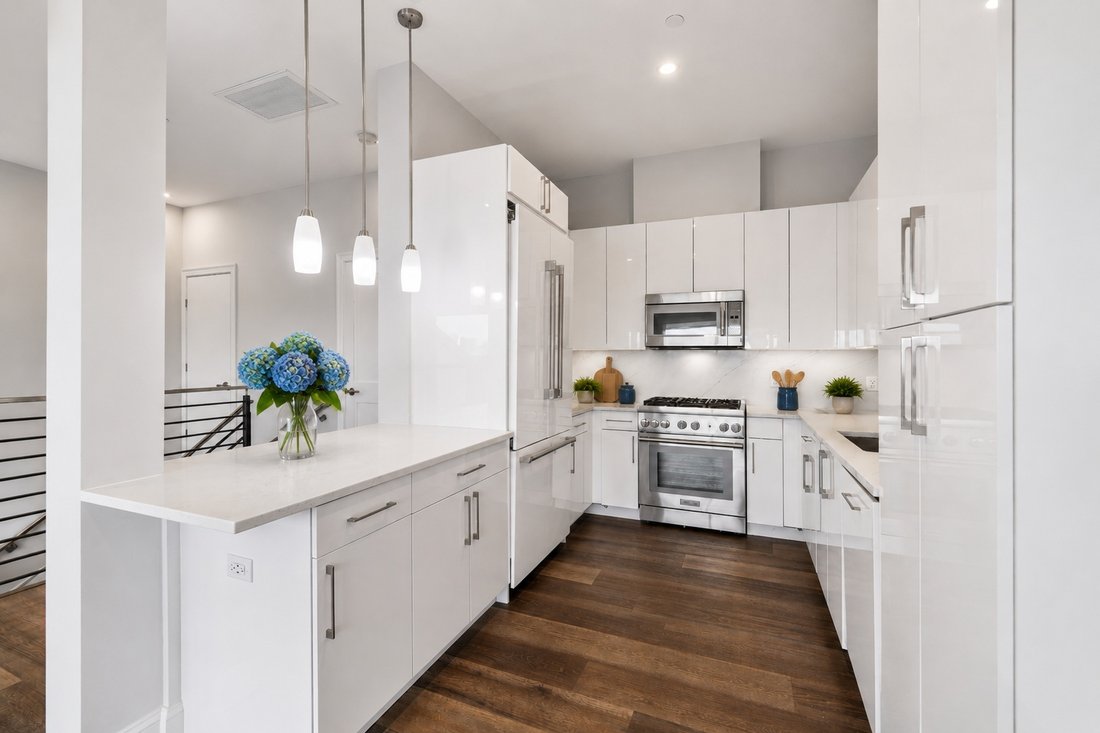 Condo in Boston, Massachusetts, United States 3 - 18607876