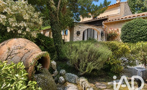 House in Gargas, Provence-Alpes-Côte d'Azur, France 1