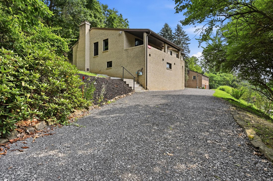 House in Pittsburgh, Pennsylvania, United States 2 - 18607144