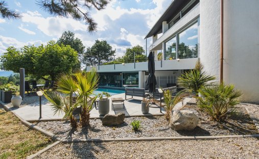 House in Les Iles, Moirans, France 1
