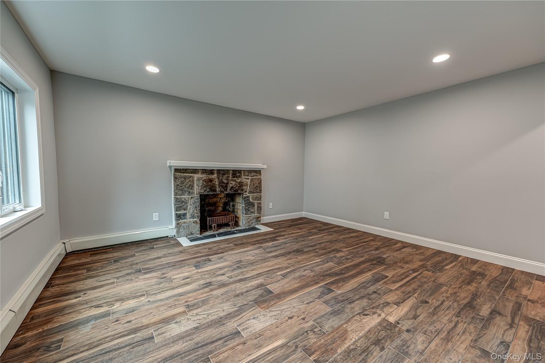 House in New Hyde Park, New York, United States 4 - 18607655