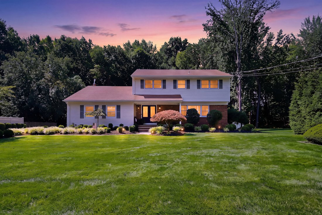 House in Lincroft, New Jersey, United States 5 - 18608122
