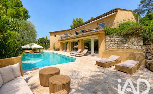 House in Sud, Roquefort-les-Pins, France 1