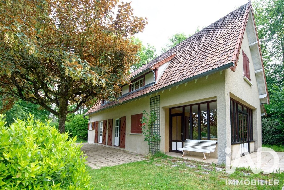 House in Saint-Remy-l'Honore, Ile-de-France, France 1 - 18610578