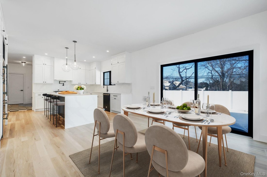House in Levittown, New York, United States 2 - 18607587