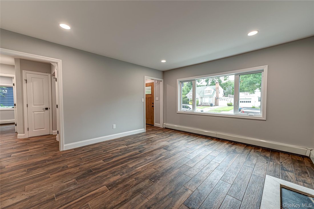 House in New Hyde Park, New York, United States 5 - 18607655