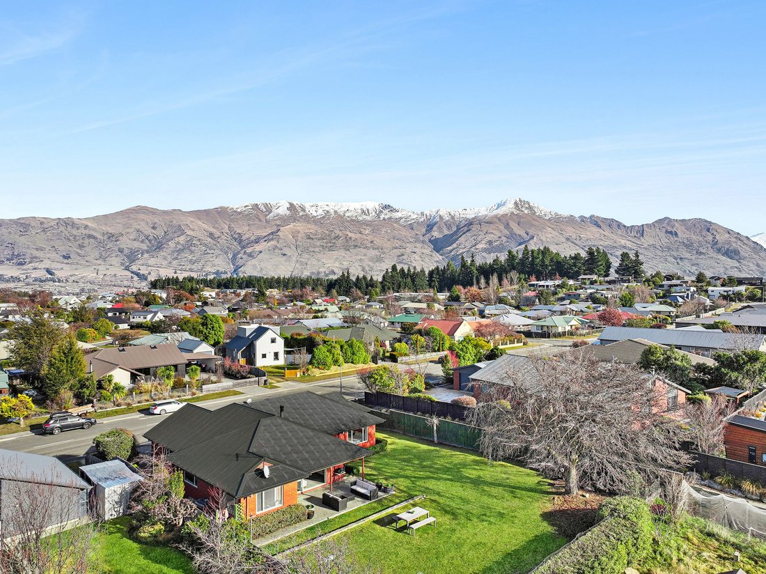 Wanaka, Otago, New Zealand 2 - 18607400