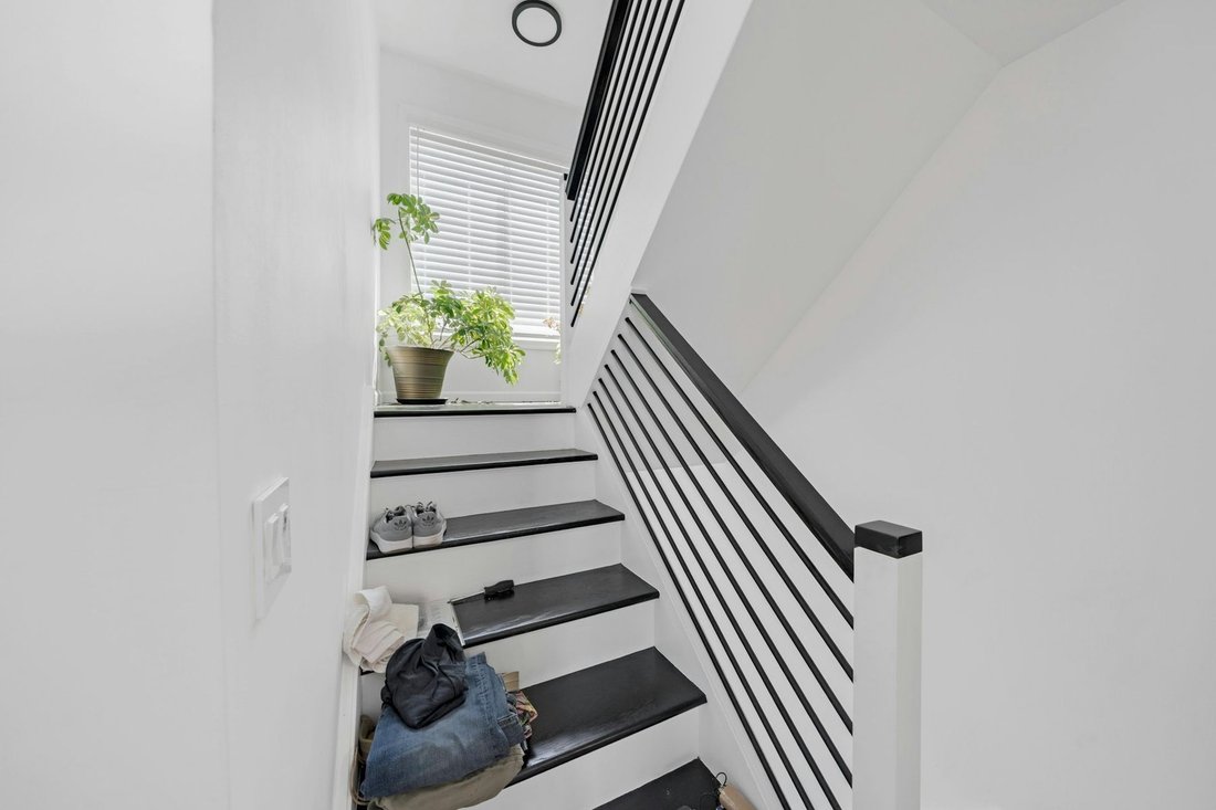 Townhouse in Hackensack, New Jersey, United States 4 - 18607894