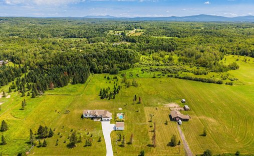 House in Lac-Brome, Quebec, Canada 1