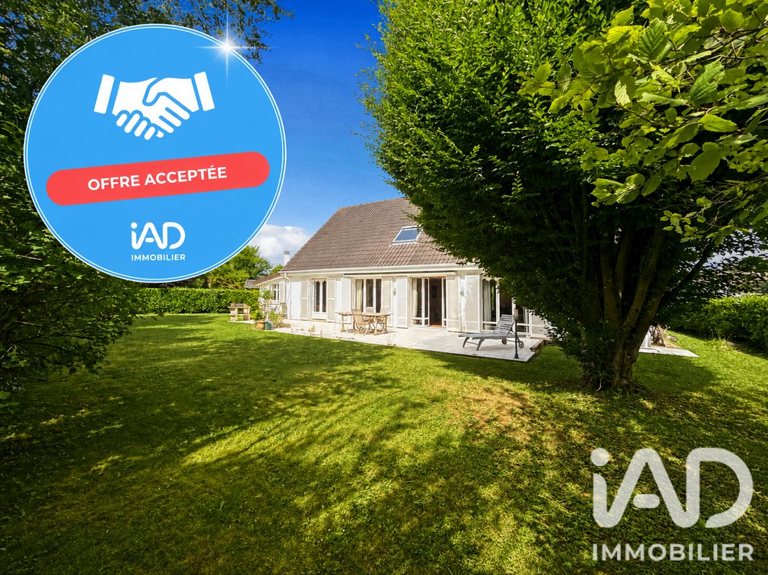 House in Santeny, Ile-de-France, France 1 - 18084072
