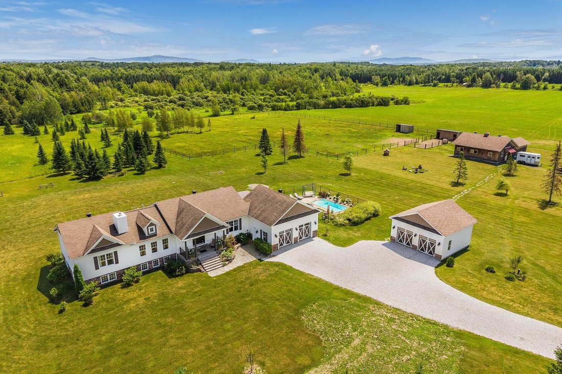 House in Lac-Brome, Quebec, Canada 3 - 18160342