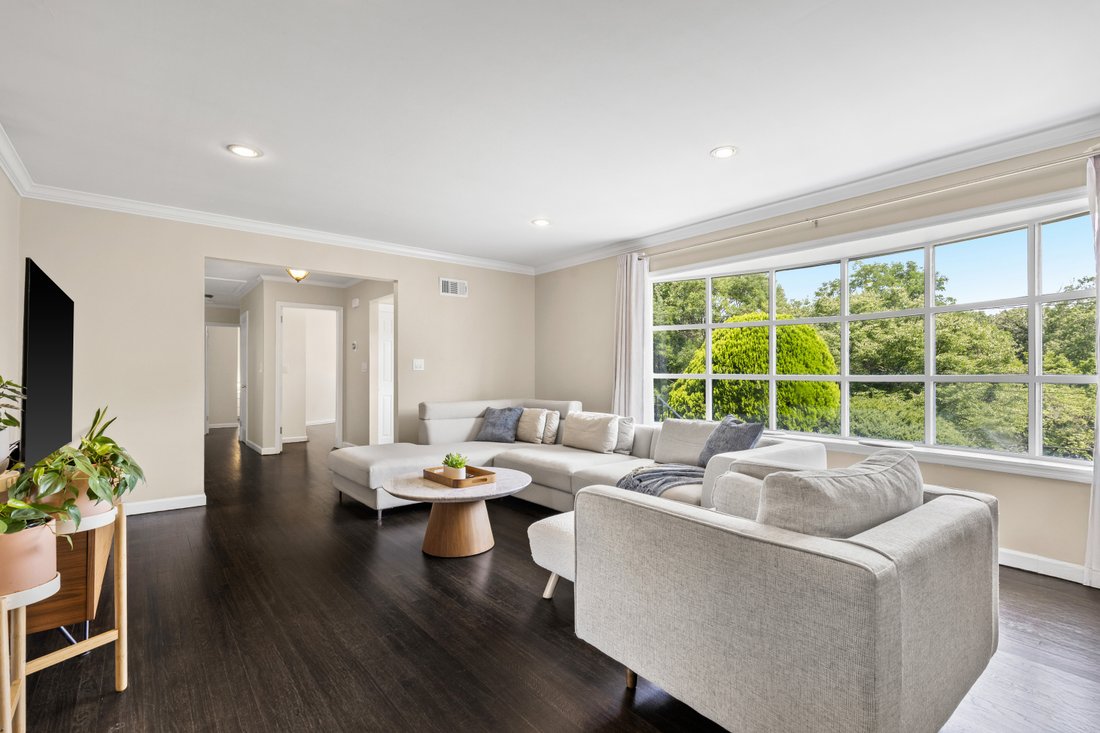 House in Eastchester, New York, United States 5 - 18607879