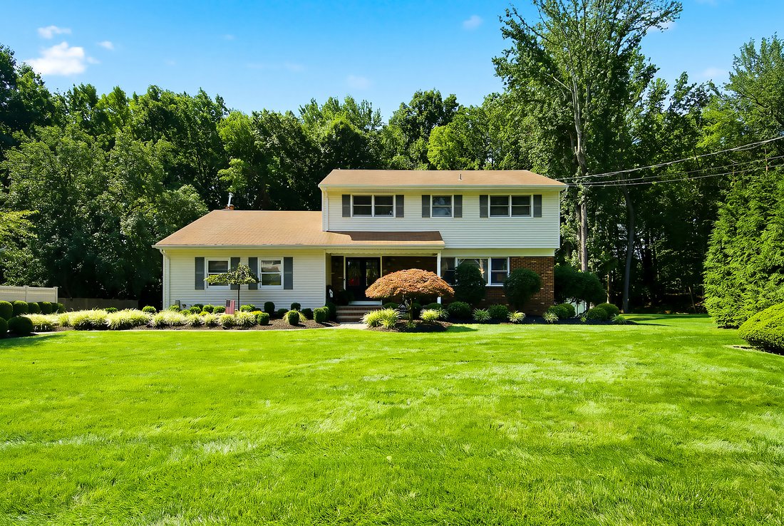 House in Lincroft, New Jersey, United States 4 - 18608122