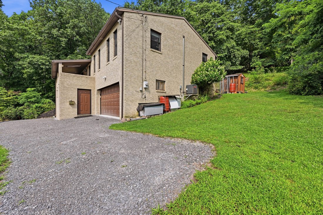 House in Pittsburgh, Pennsylvania, United States 4 - 18607144