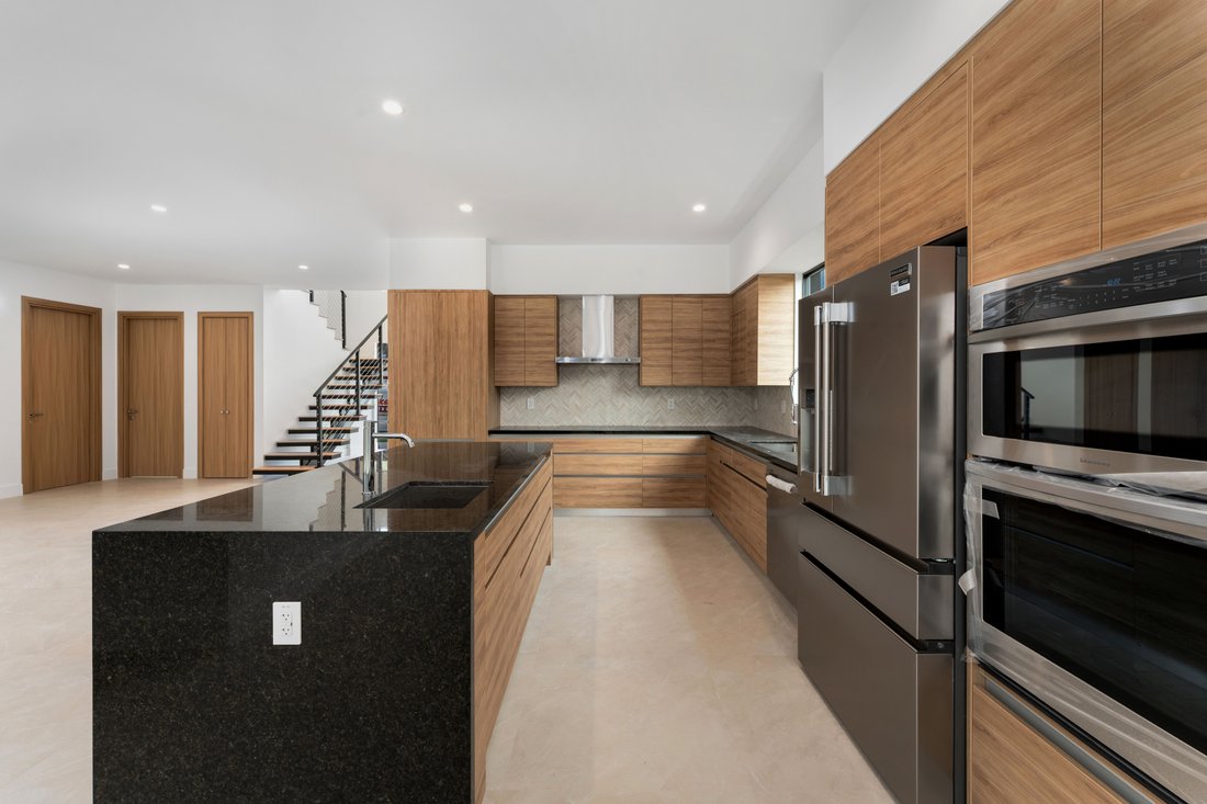 House in Miami, Florida, United States 5 - 18607836