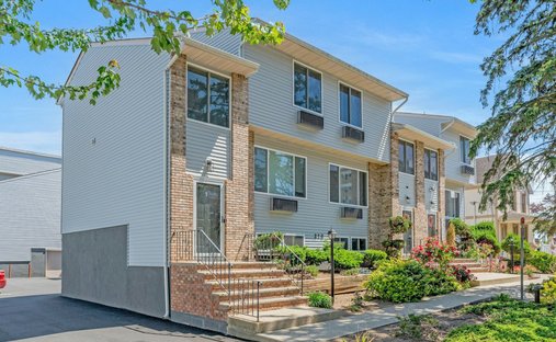 Townhouse in Hackensack, New Jersey, United States 1