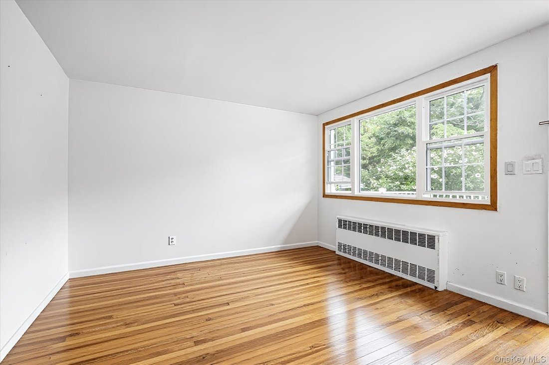 House in Melville, New York, United States 2 - 18607527