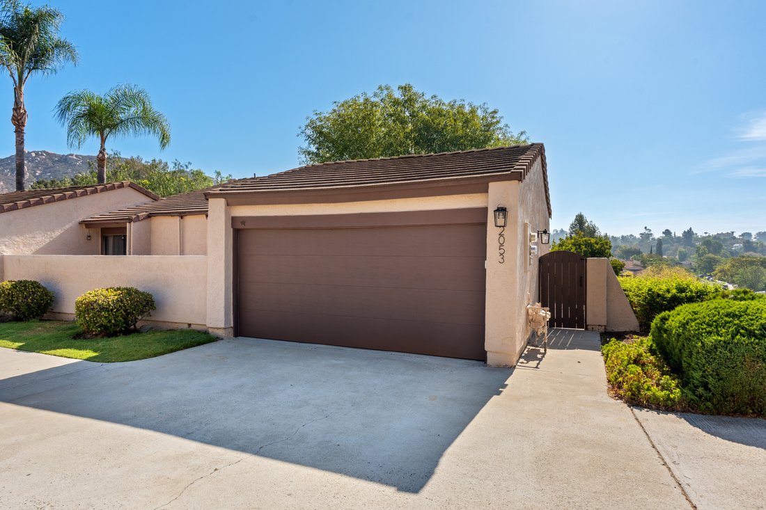 Escondido, California, United States 4 - 18607210