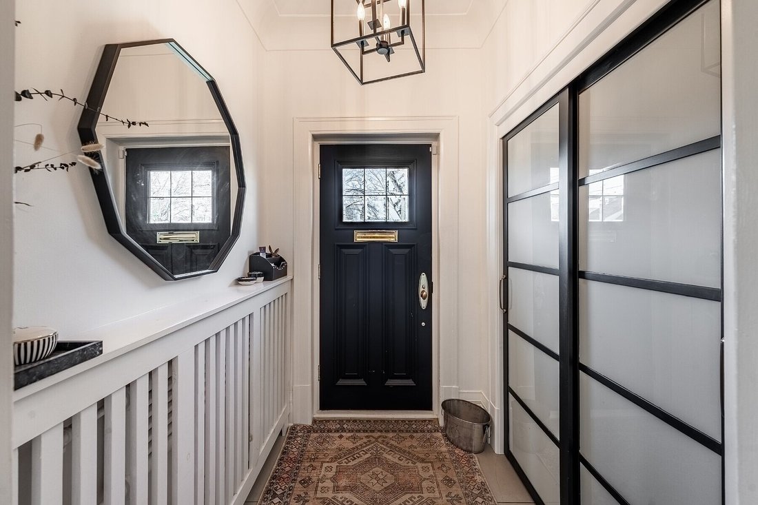 House in Mount Royal, Quebec, Canada 4 - 18607500