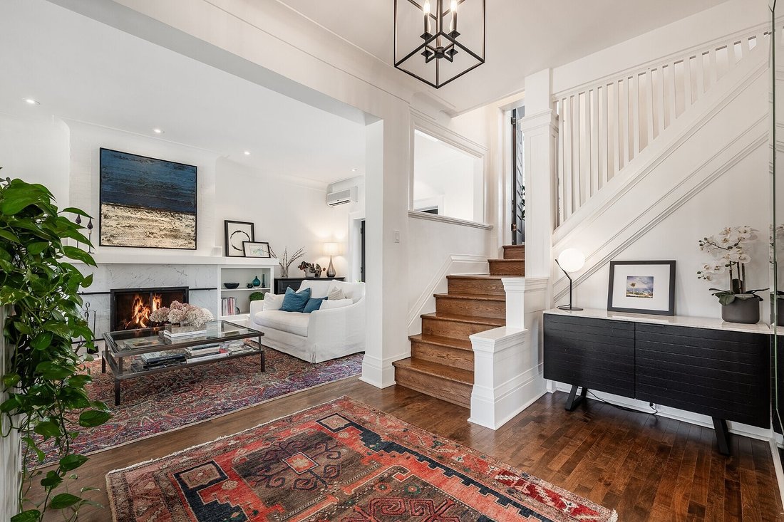 House in Mount Royal, Quebec, Canada 5 - 18607500