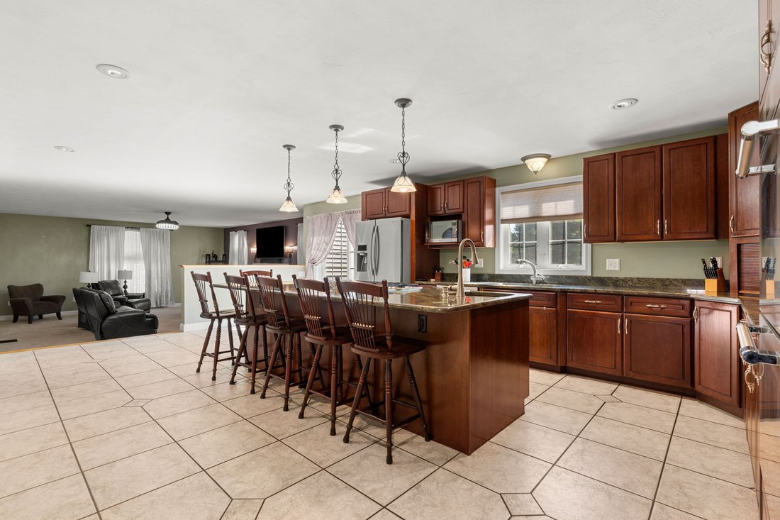 House in Methuen, Massachusetts, United States 5 - 18607523